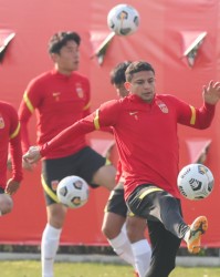  多特蒙德防线告急，主力中卫重伤缺阵三月  