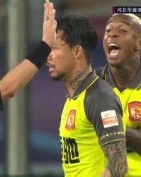  尼斯主帅赛后炮轰裁判 称争议判罚改变局势  