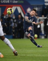  朗斯主场爆冷击败巴黎震惊足坛  