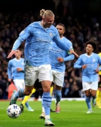  曼城三球完胜阿森纳，哈兰德双响锁定胜局  