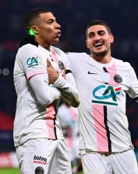  姆巴佩戴帽助巴黎大胜 主教练赛后盛赞其状态  