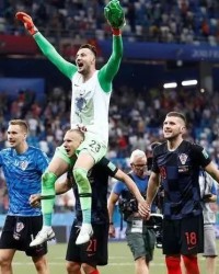  朗斯门将神扑零封强敌 获评本轮最佳球员  