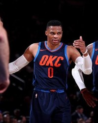  雷霆新秀隔扣戈贝尔引爆全场  