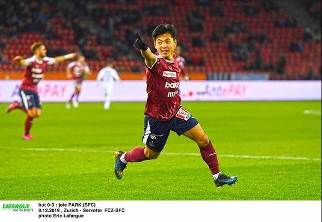  孙兴慜千里走单骑热刺力克狼队稳居前四  