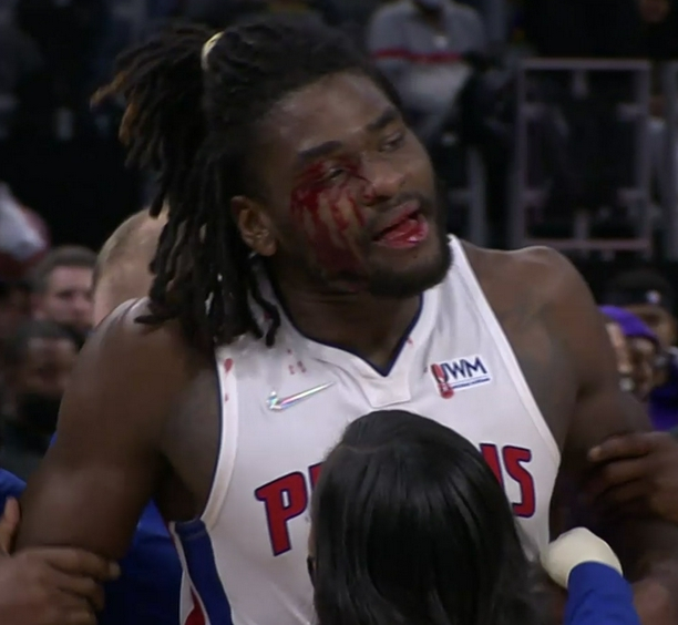  米切尔冲突遭驱逐，骑士负于猛龙引争议  