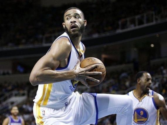  小杰克逊禁区筑起禁飞区献6次封盖,灰熊大胜马刺士气高涨